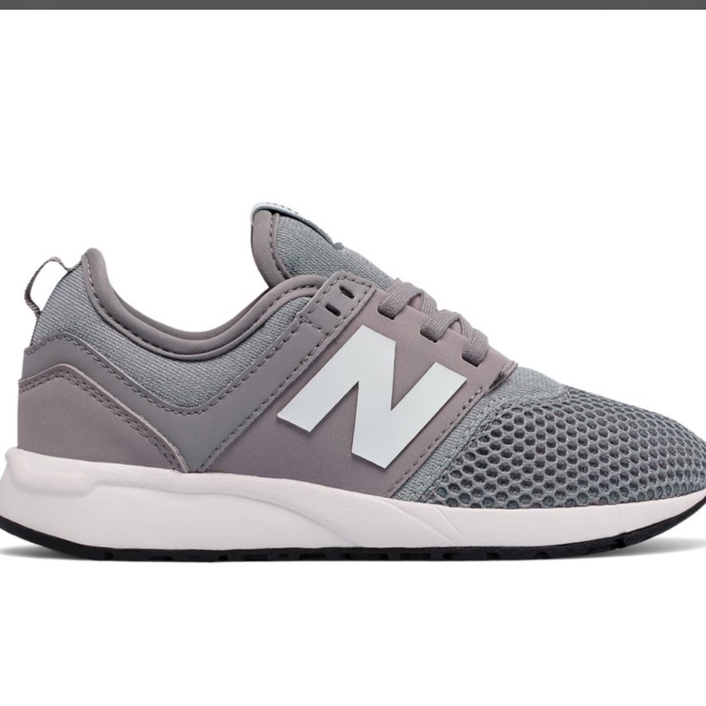 GENDER NEUTRAL CHILDREN size 12 NEW BALANCE